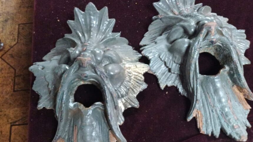 Recuperados ornamentos robados de surtidores en Plaza Victoria de Valparaíso