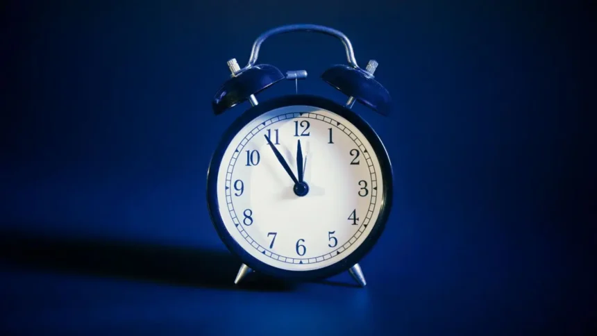 Cambio de hora en Chile: Detalles y zonas afectadas por horario de invierno