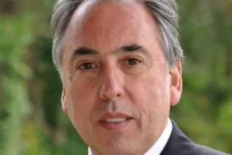 Víctor Cubillos postula a tercer mandato como rector de la UACh