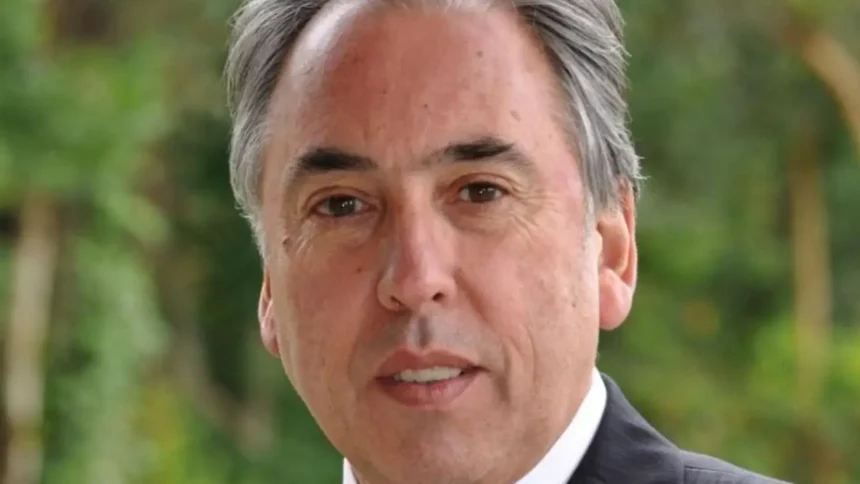 Víctor Cubillos postula a tercer mandato como rector de la UACh