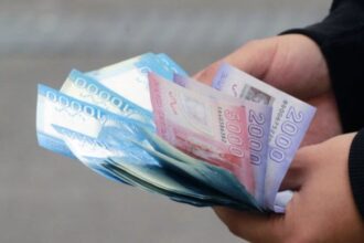 Negociación sueldo mínimo en Chile: CUT busca salario vital de $625.758