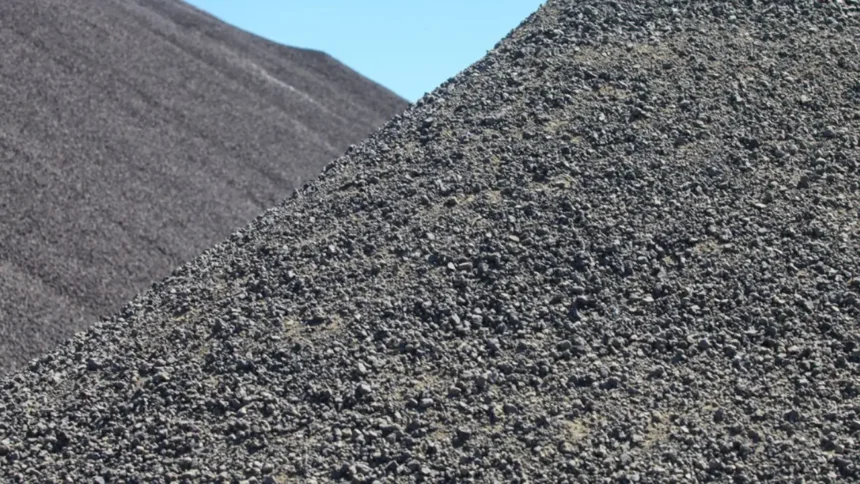 Reutilización de la escoria de cobre en la construcción: primer estacionamiento pavimentado con un 20% de escoria