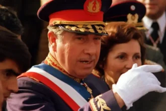Proyecto de ley en Chile busca erradicar homenajes a Pinochet