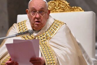 Estado de salud estable de Papa Francisco tras recaída por neumonía