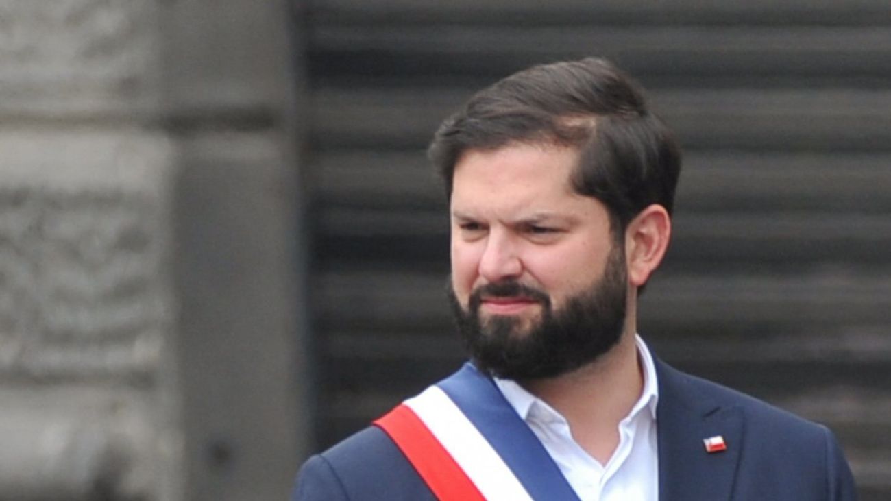 Descenso de aprobación para el Presidente Boric tras megacorte en Chile Descenso de aprobación para el Presidente Boric tras megacorte en Chile