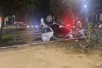 Vehículo vuelca en Puente Alto tras choque en Av. Camilo Henríquez