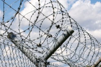 Vecinos de Santiago rechazan construcción de nueva cárcel: resultados preliminares preocupan