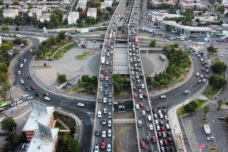 Problemas y congestiones en el "súper lunes" de marzo en Santiago