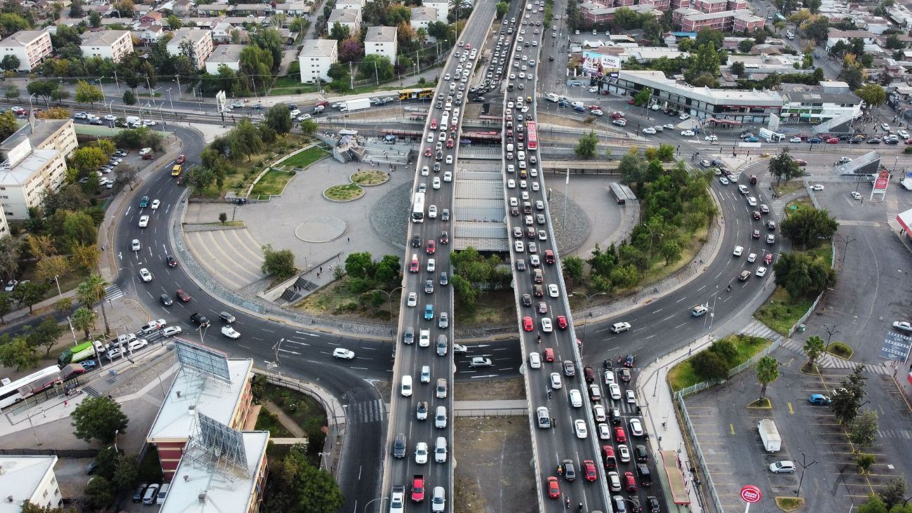 Problemas y congestiones en el "súper lunes" de marzo en Santiago Problemas y congestiones en el "súper lunes" de marzo en Santiago