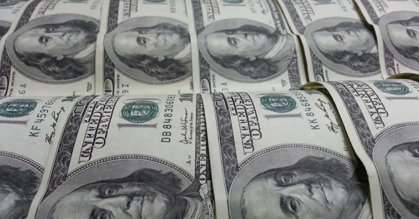 La depreciación del dólar en Colombia se acelera: supera los COP$4.400