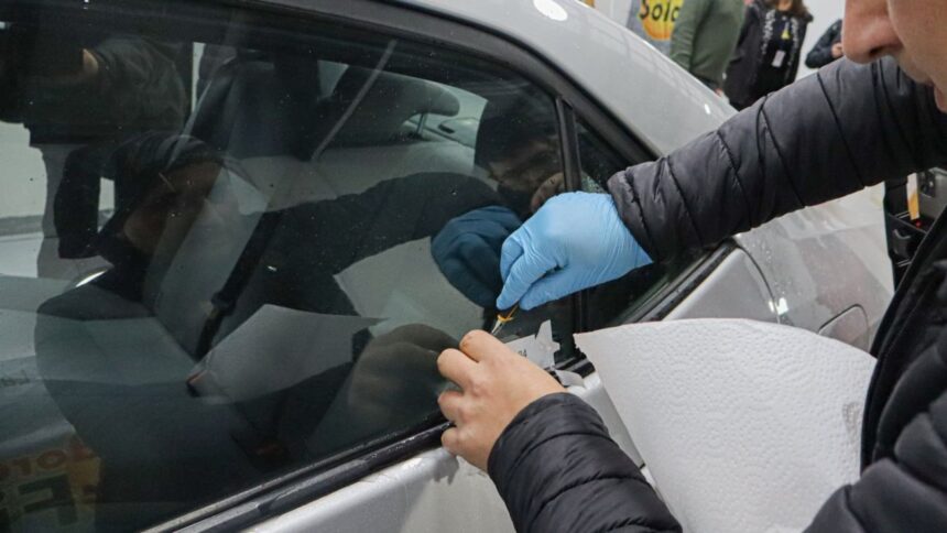 Chile implementa grabado de patentes en vehículos para combatir robos