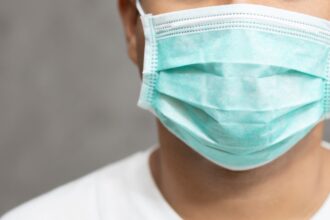 Aumento de virus respiratorios obliga a usar mascarillas en Chile