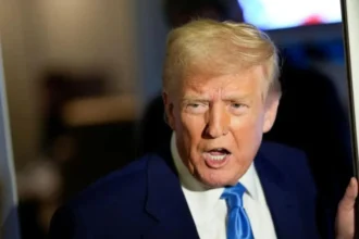 Donald Trump alerta sobre el "lunes negro" y guerra comercial