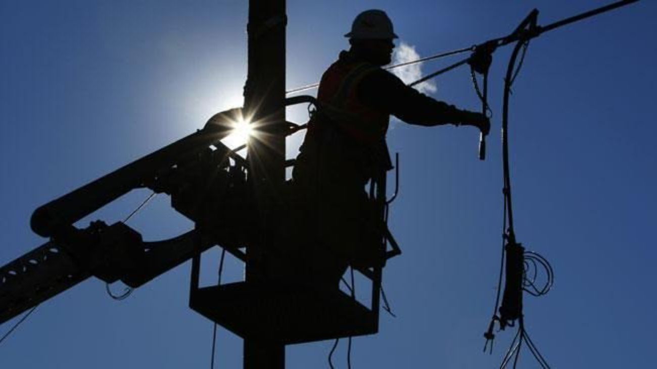 Corte de luz programado afectará a cinco comunas de Santiago Corte de luz programado afectará a cinco comunas de Santiago