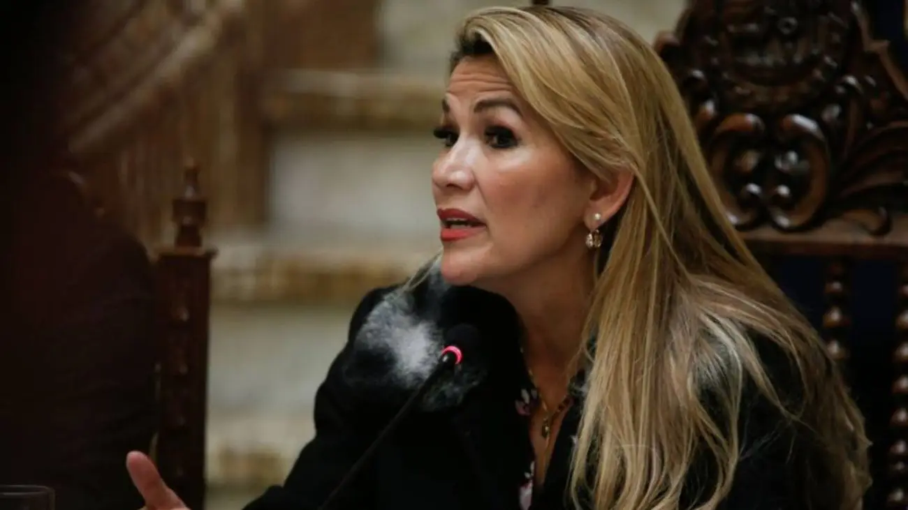 Jeanine Áñez sentenciada por golpe de Estado en Bolivia: controversia internacional Jeanine Áñez sentenciada por golpe de Estado en Bolivia: controversia internacional