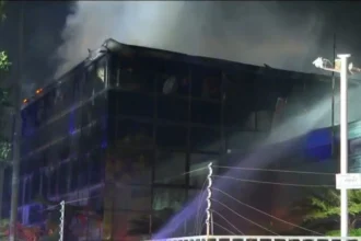 Incendio en Radio El Conquistador: Bomberos controlan las llamas en Huechuraba