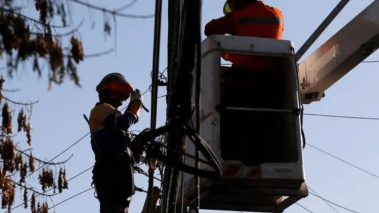 Cortes de luz programados en 7 comunas de la RM Cortes de luz programados en 7 comunas de la RM