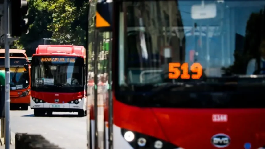 Aumento récord en transporte público de Santiago: más viajes y validaciones