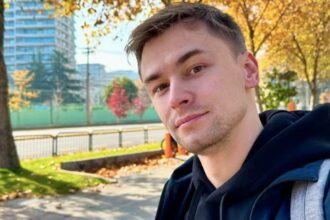 Youtuber ruso defiende a Santiago y critica influencers argentinos inoportunos