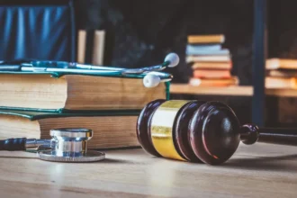 Grave negligencia médica en Hospital de Temuco: madre da a luz gemelas