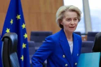 La Unión Europea anuncia aranceles del 25% a productos estadounidenses por 21.000 millones de euros