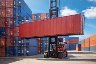 Impacto del arancel del 10% a las importaciones de Chile en la industria hortofrutícola