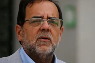 Jaime Mulet rechaza acusaciones de inhabilidad constitucional en reportaje de The Clinic