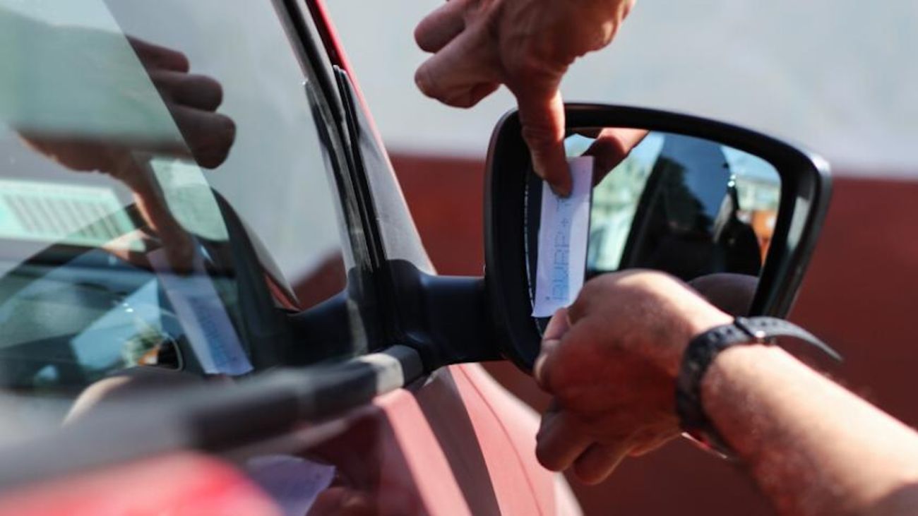 Nueva normativa de seguridad en Chile: patentes en vidrios vehiculares obligatorias Nueva normativa de seguridad en Chile: patentes en vidrios vehiculares obligatorias