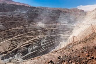 Reducción del 40% en emisiones de CO2 en mina Chuquicamata con amonio blue