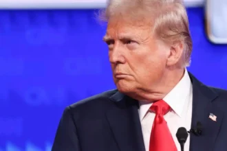 Trump firma orden ejecutiva para eliminar restricciones de ahorro de agua