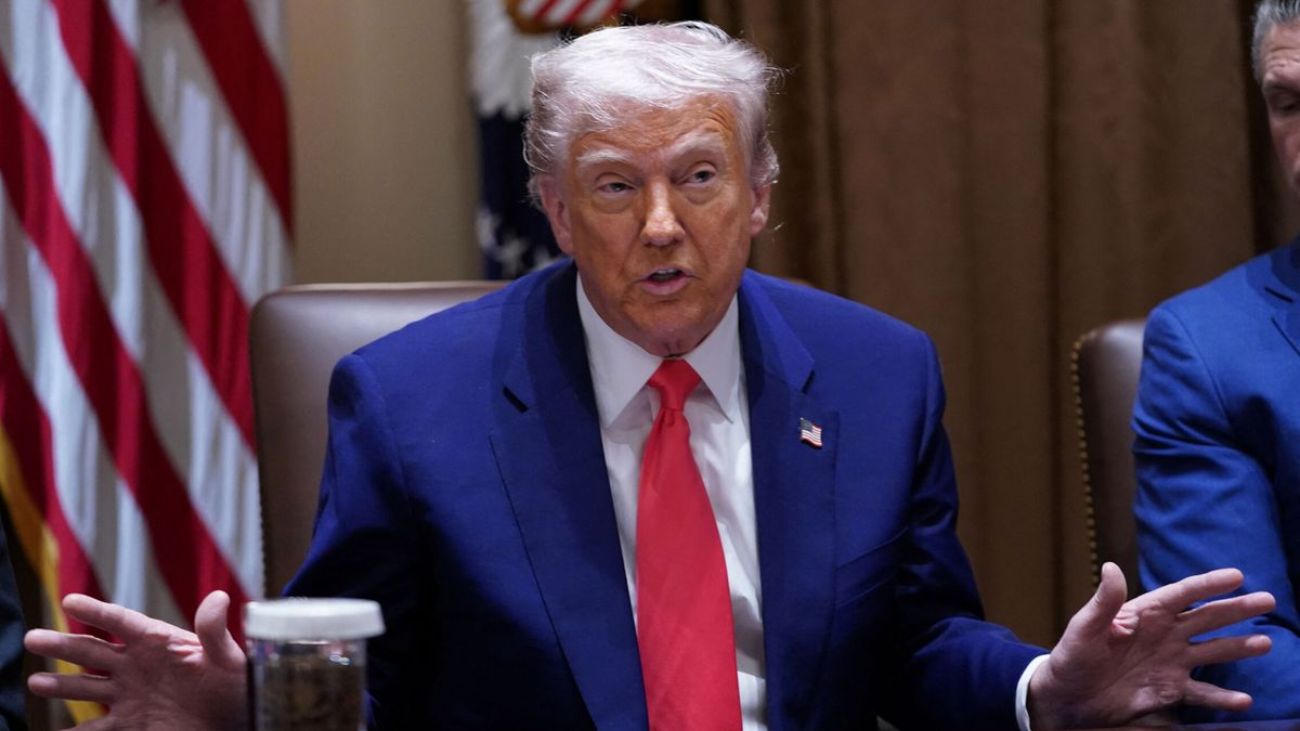 Trump eleva aranceles a China al 145% y congela tarifas a otros
