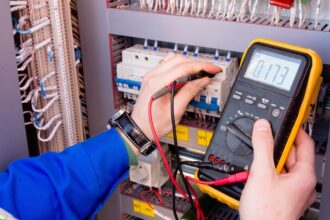 CGE y Alto Chile unen fuerzas contra el hurto de energía: Más de 31 mil conexiones irregulares detectadas en 2024