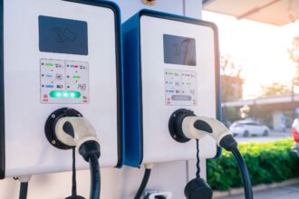 Costo promedio de instalación de cargadores eléctricos en Chile es de US$ 2.600