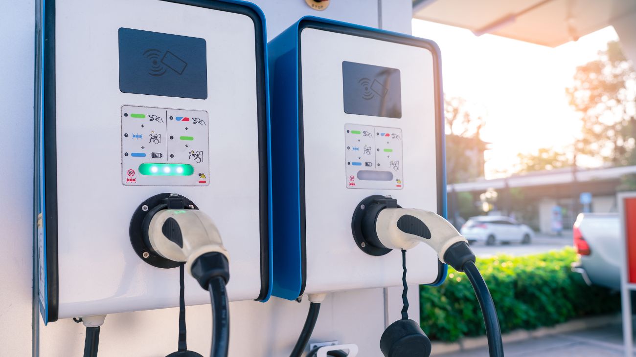 Costo promedio de instalación de cargadores eléctricos en Chile es de US$ 2.600