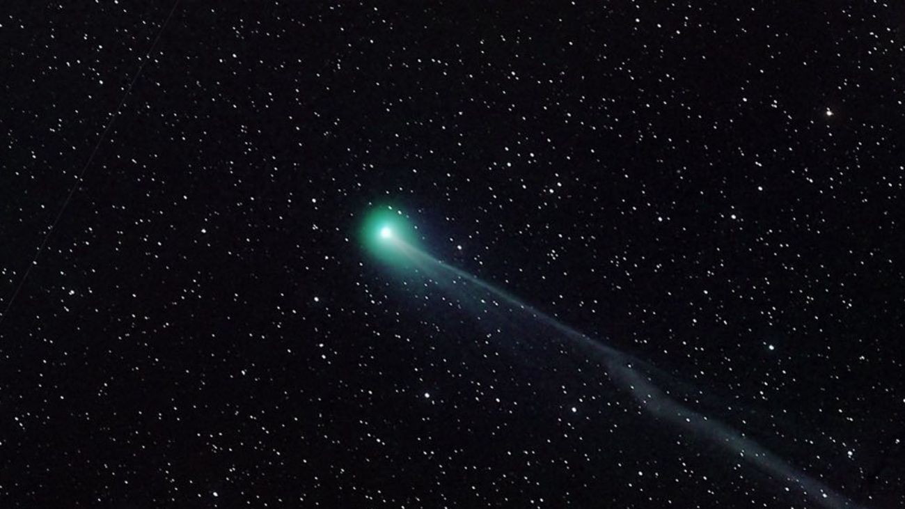 El cometa SWAN25F: un espectáculo luminoso en los cielos chilenos El cometa SWAN25F: un espectáculo luminoso en los cielos chilenos