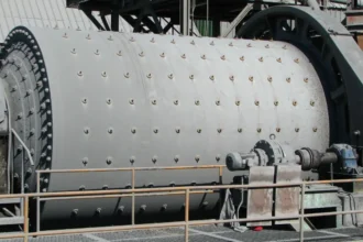 Proceso de licitación para suministro de revestimientos molino 5 en la Región de Atacama, Chile.