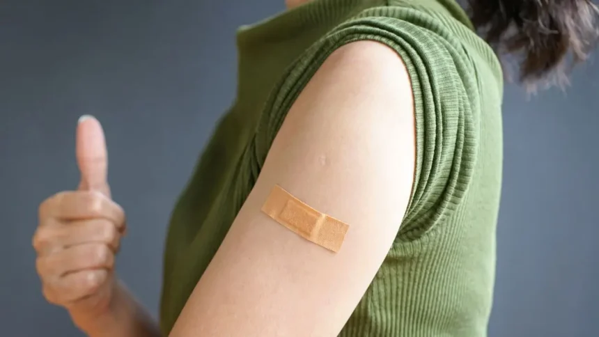 Vacunación anticipada 2025: Éxito en cobertura y energía renovable