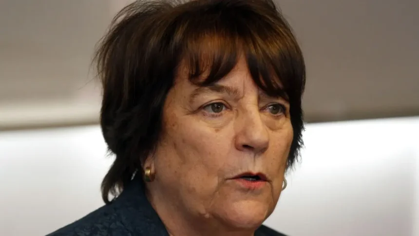 Ministra de Defensa lidera operativo de búsqueda marítima en Chile