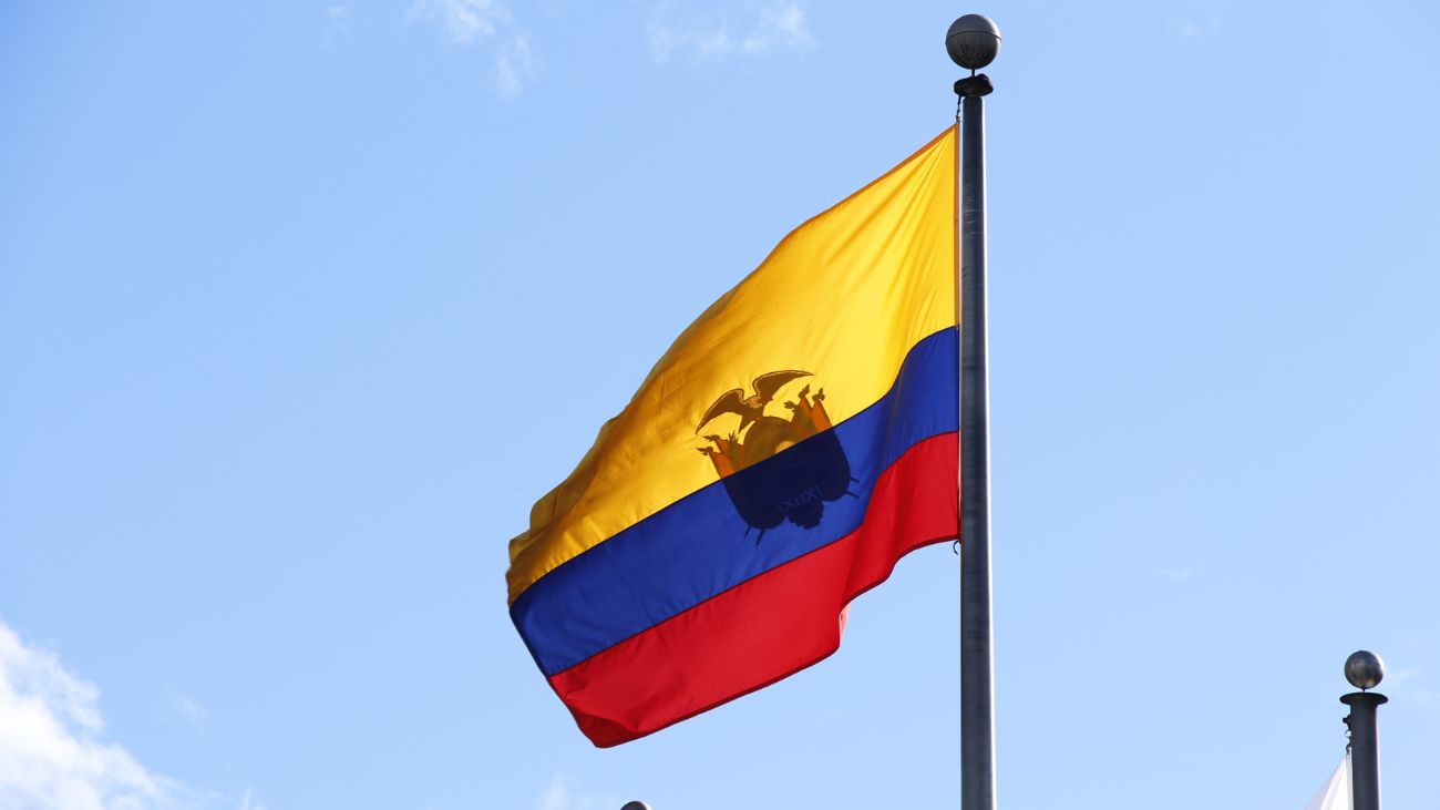 Elecciones en Ecuador: tensión y violencia marcan balotaje reñido Elecciones en Ecuador: tensión y violencia marcan balotaje reñido