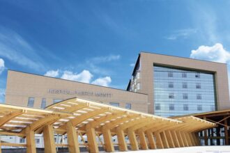 Acusan negligencias en parto prematuro y muerte de recién nacida