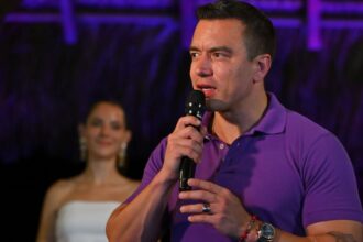 Daniel Noboa reelegido presidente de Ecuador en contundente victoria electoral