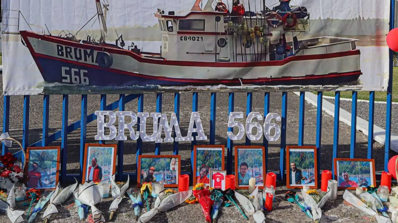 Ceremonias de despedida para pescadores desaparecidos en lancha "Bruma" Ceremonias de despedida para pescadores desaparecidos en lancha "Bruma"