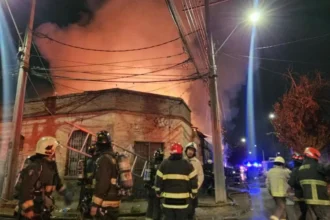 Incendio destruye vivienda en Pedro Aguirre Cerda sin heridos involucrados