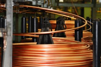 La importancia del cobre refinado en la industria nacional - Codelco abastece el 98% del consumo de 67.000 toneladas