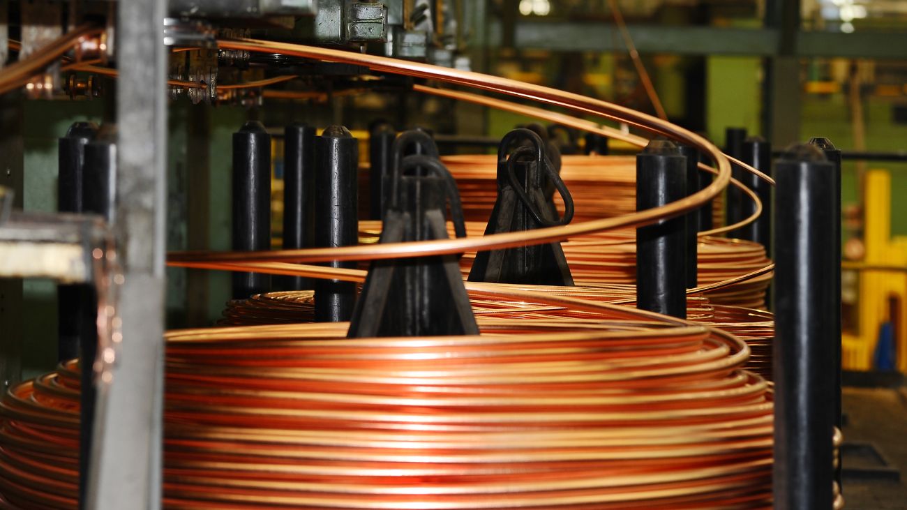 La importancia del cobre refinado en la industria nacional - Codelco abastece el 98% del consumo de 67.000 toneladas