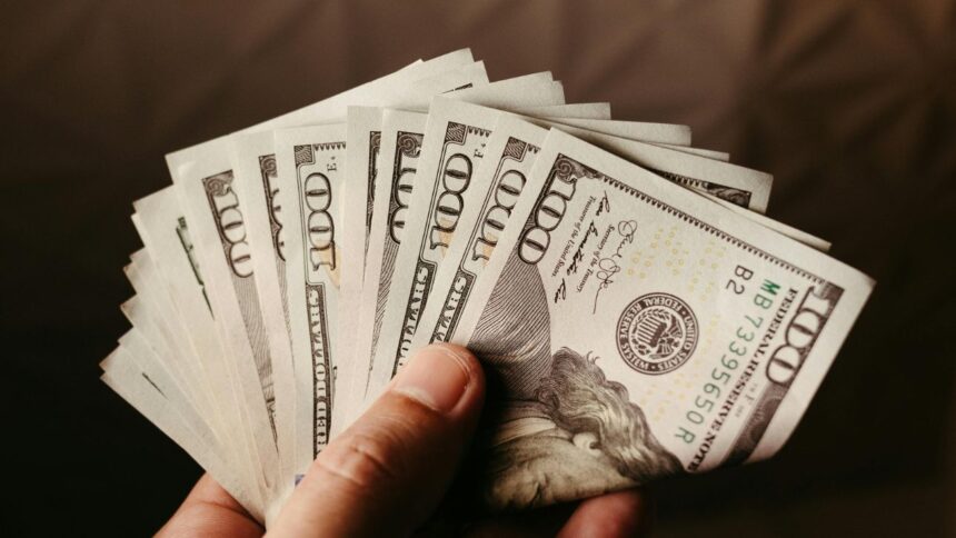 Argentina elimina restricciones a la compra de divisas: impacto en turismo a Chile