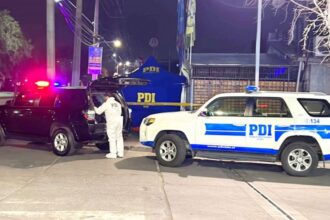 Joven chileno es asesinado a balazos en la puerta de su casa