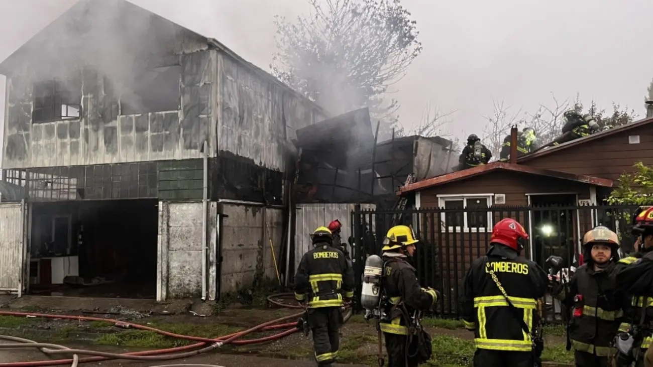 Incendio en Valdivia deja cuatro damnificados: causa aún por determinar