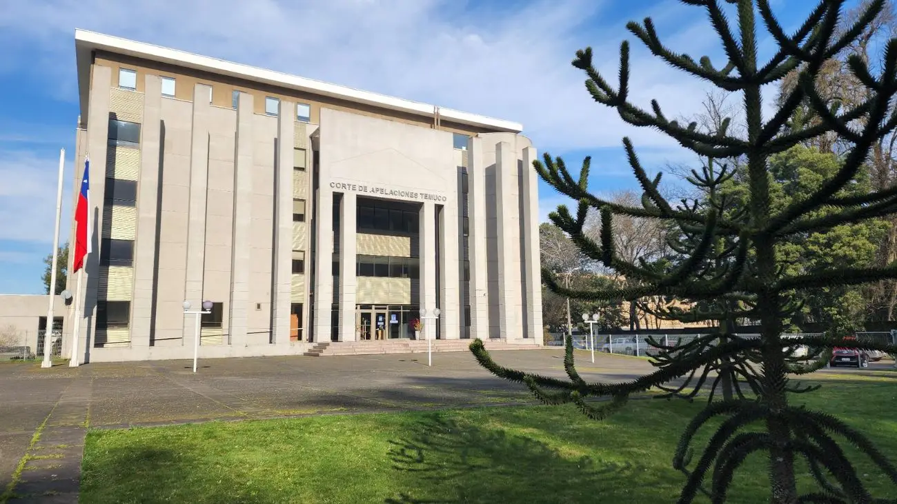 Histórico fallo absuelve a comuneros mapuches acusados de secuestro en Temuco Histórico fallo absuelve a comuneros mapuches acusados de secuestro en Temuco