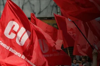 CUT apunta a un "salario vital" de $725.000 en Chile